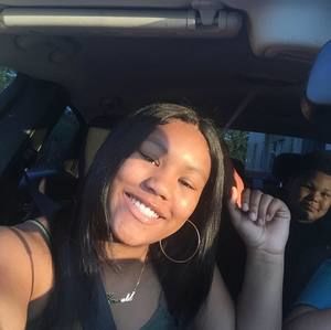 Meet your Posher, Emerald